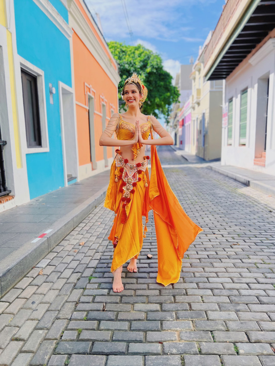 Dresses of Sri Lanka: Explore Unique Clothes of Sri Lanka