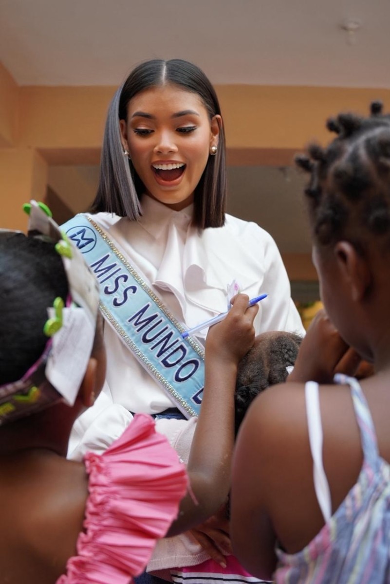 miss-world-dominican-republic-joheirry-mola-continues-weekly-initiative